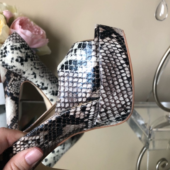 STEVE MADDEN Platform Snakeskin Heels - Picture 6 of 7